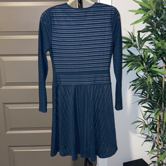 ⭐️bcbgmaxazria navy dress⭐️ - Picture 2 of 2